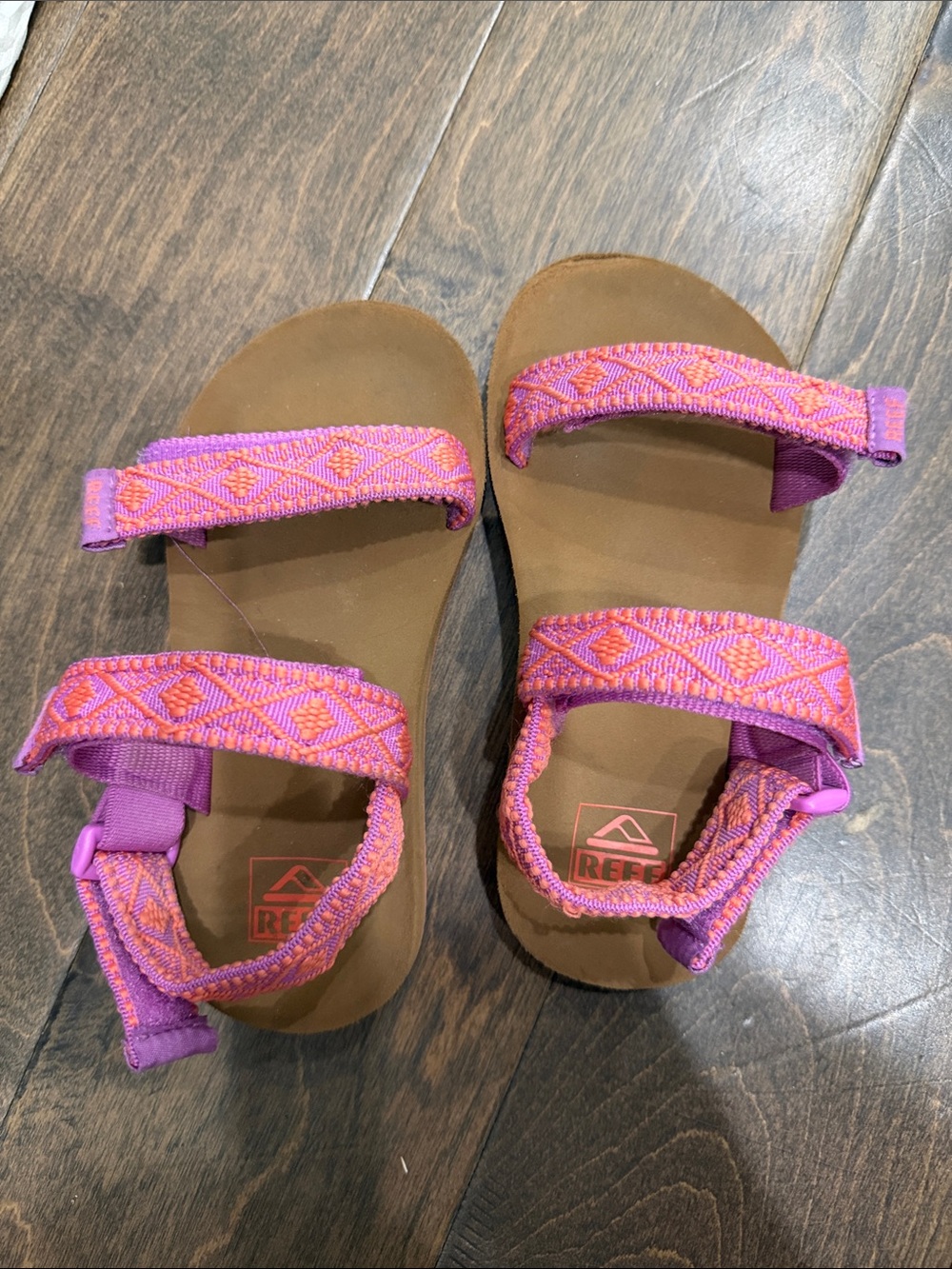 Reef Kids Purple-Pink Patterned Strap Sandals